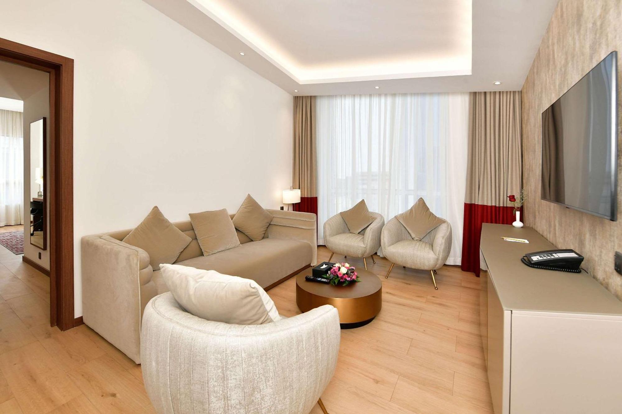 Comfort Hotel Riyadh Olaya Екстериор снимка