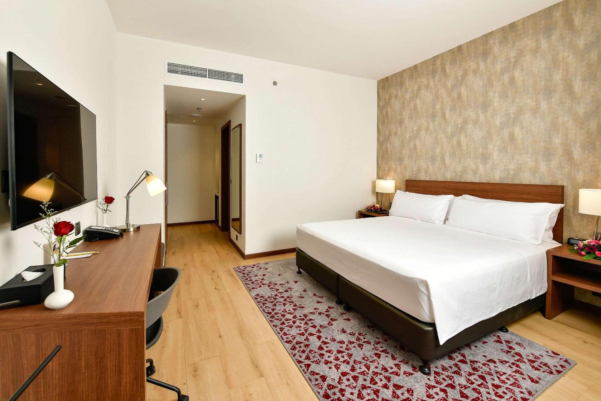 Comfort Hotel Riyadh Olaya Екстериор снимка