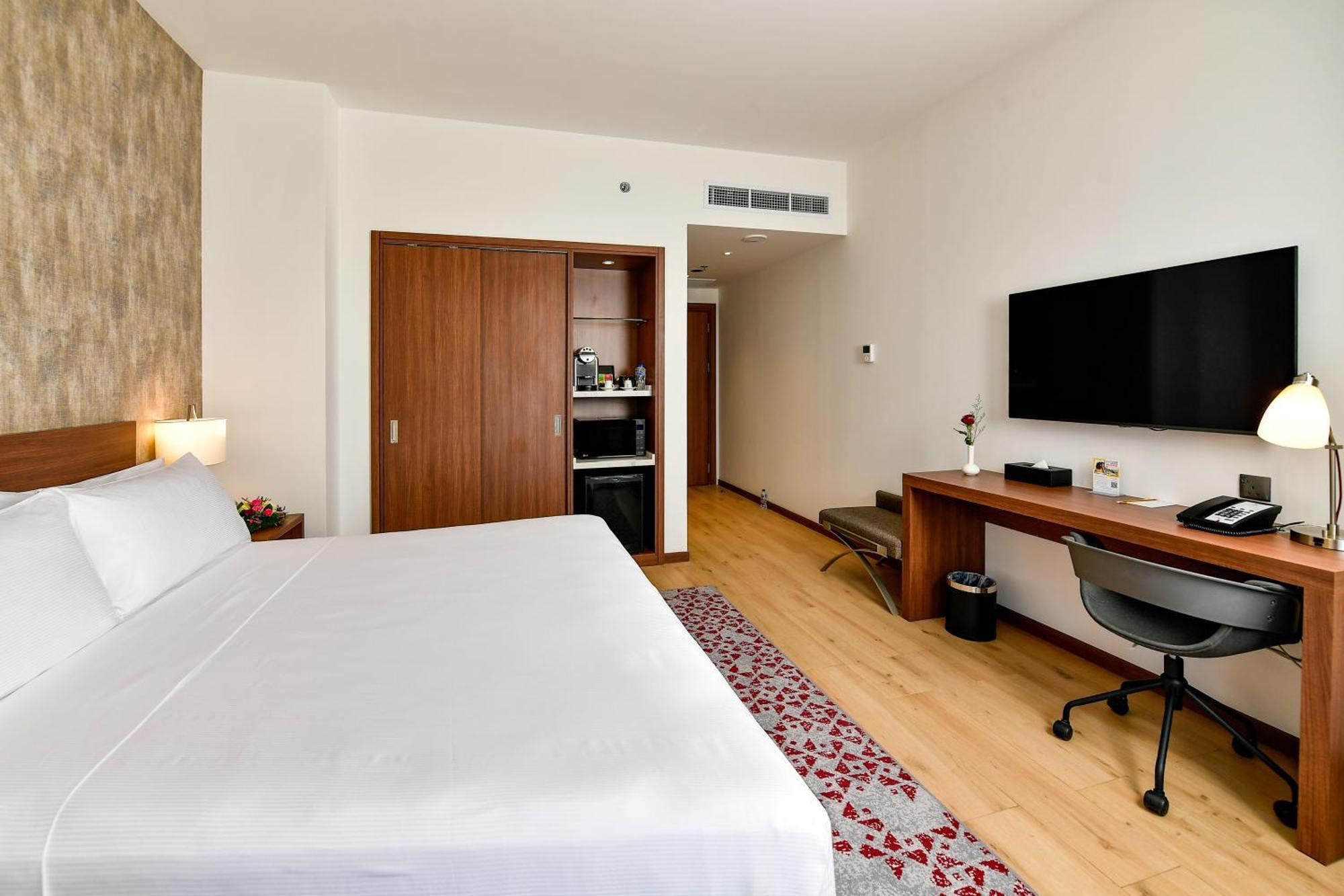 Comfort Hotel Riyadh Olaya Екстериор снимка